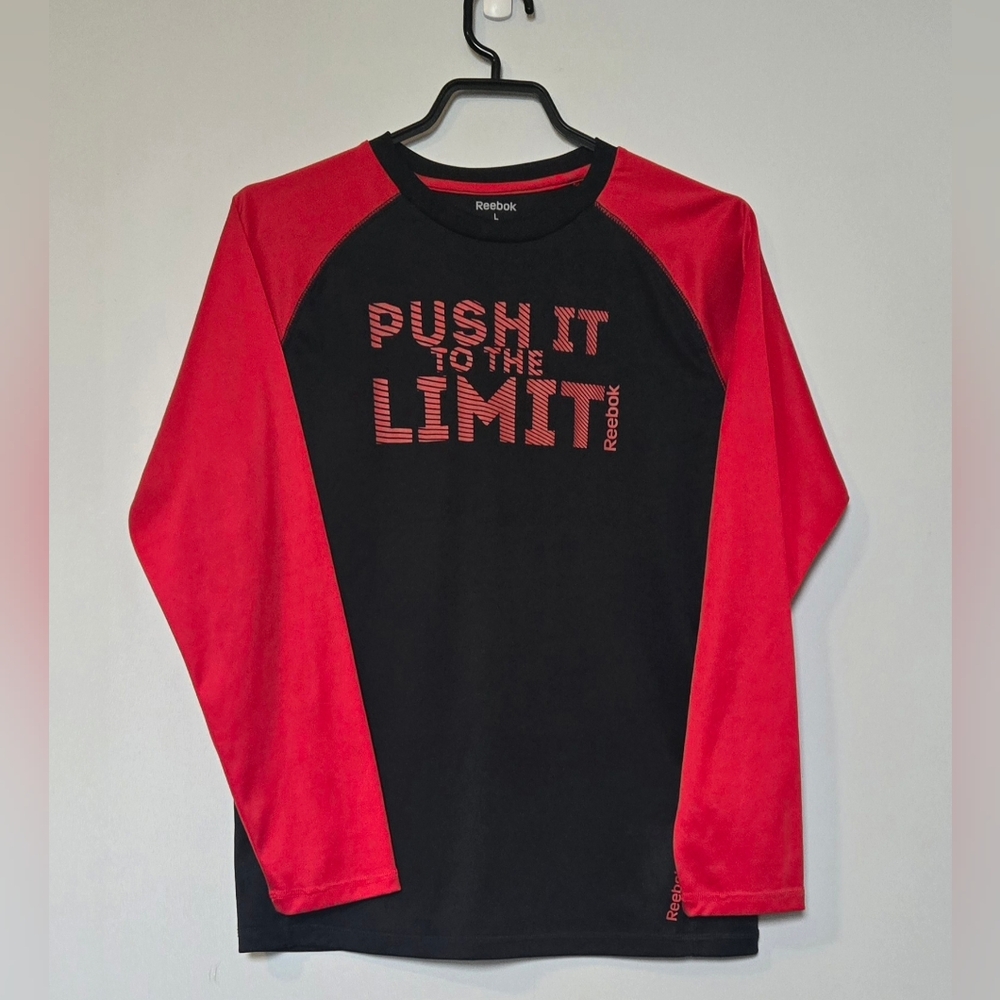 ✨️4 for $30✨️ Reebok Black and Red Graphic Long Sleeve Tee Boy's size LG